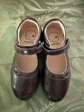 Toddler Tech Girls' Brown  Mary Jane Shoes
Size 10 1/2